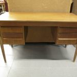 648 8519 WRITING DESK